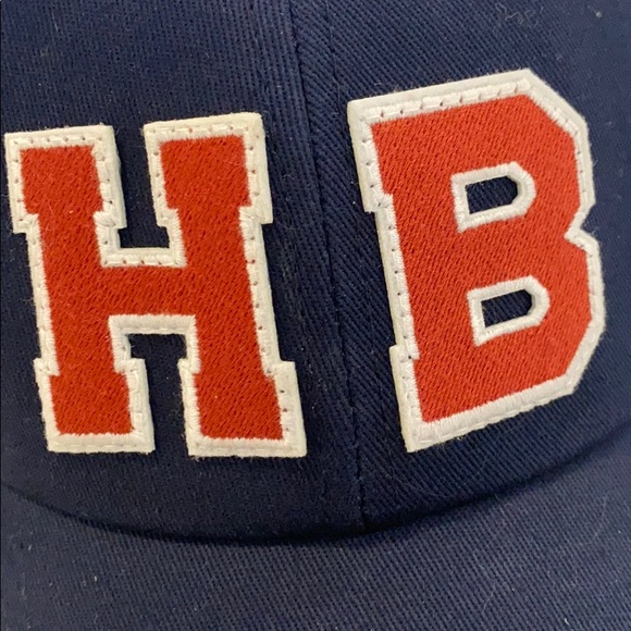 Henri Bendel cap - Picture 2 of 4